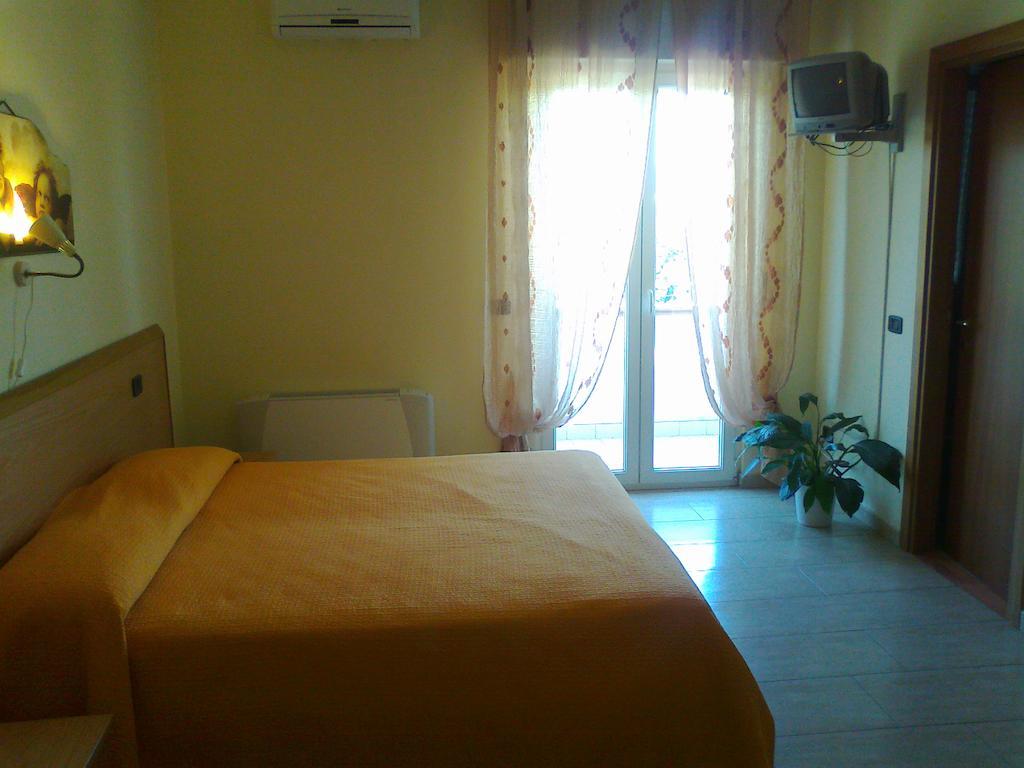 Life Hotel Ariano Irpino Room photo