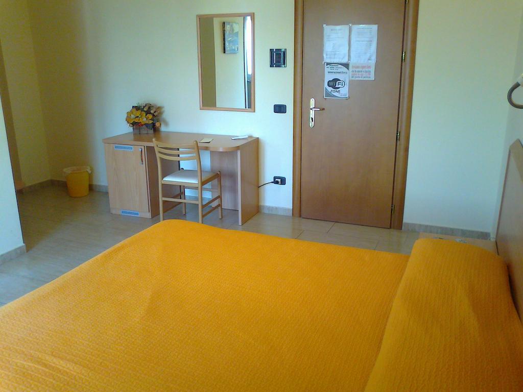 Life Hotel Ariano Irpino Room photo