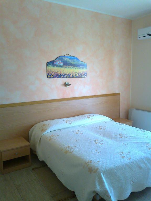Life Hotel Ariano Irpino Room photo